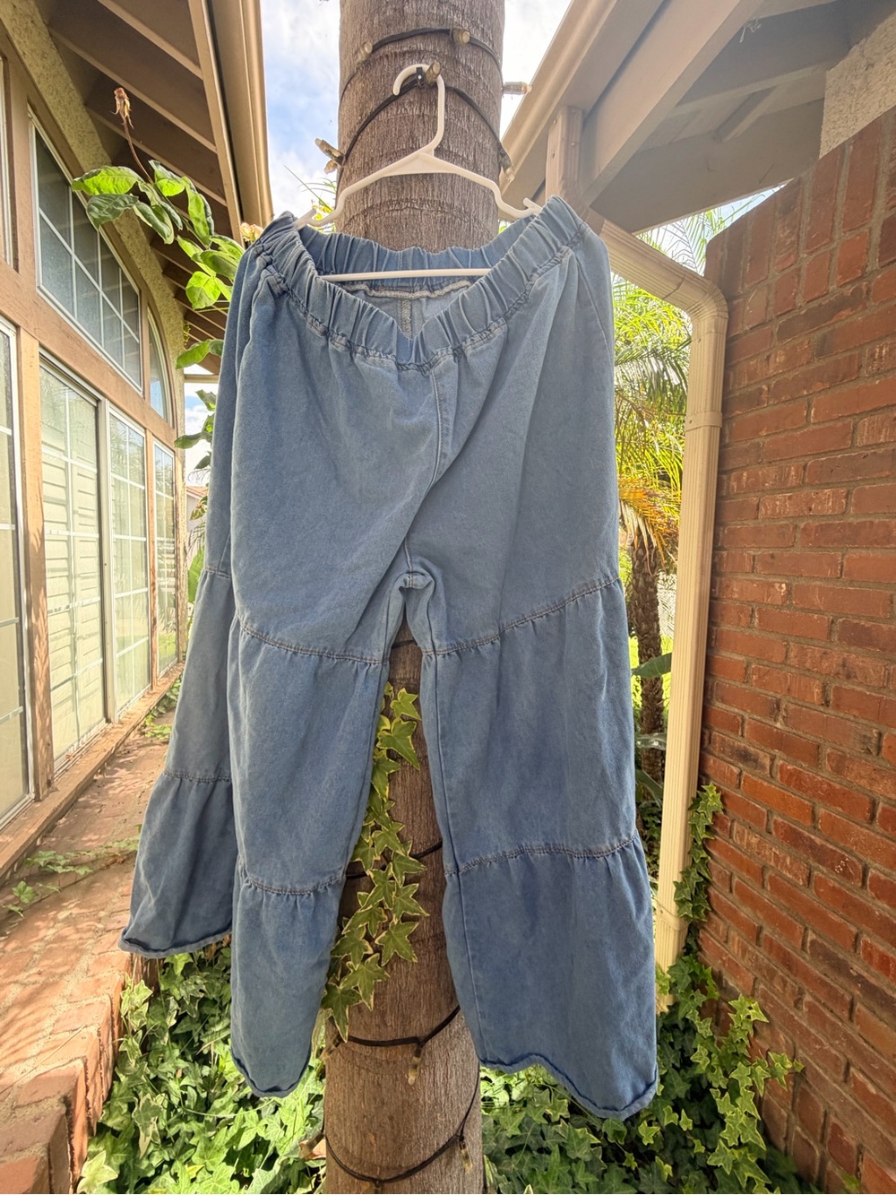 Women's Tiered Wide-Leg Jeans - Light Blue